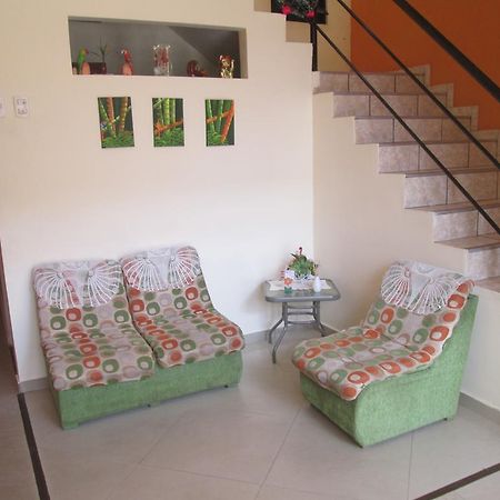 Residencia Casa Linda Hotel อีกีโตส ภายนอก รูปภาพ