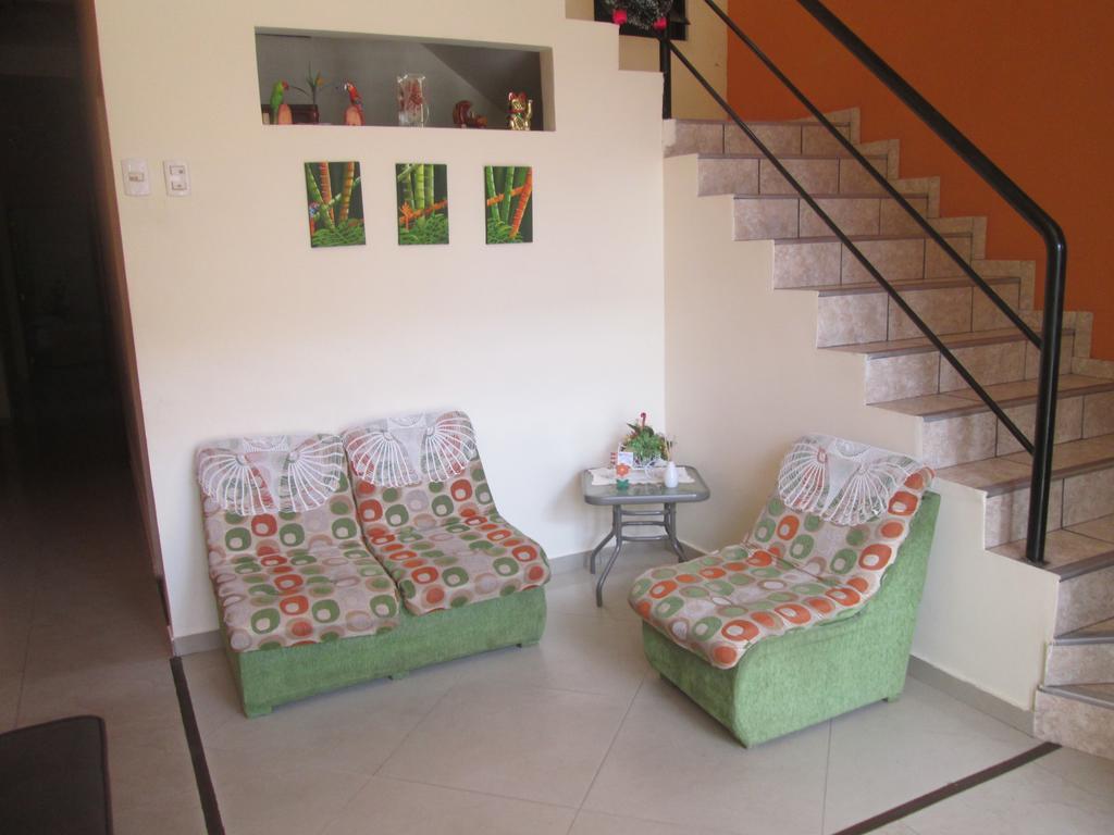 Residencia Casa Linda Hotel อีกีโตส ภายนอก รูปภาพ